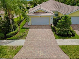 8246 Xenia Ln, Naples, FL 34114