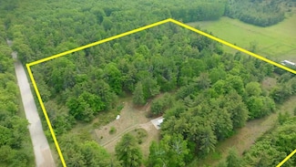 28038 Sloptown Rd, Beaver Island, MI 49782