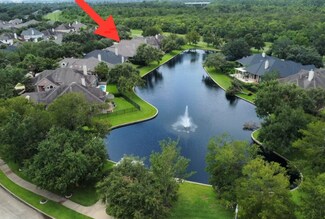 8723 Rippling Water Dr, Sugar Land, TX 77479