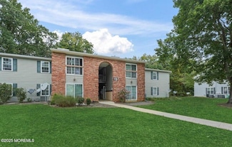 19 Augusta Ct Unit 8, Freehold, NJ 07728