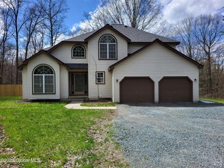 75 Mountain View Rd, Nassau, NY 12123