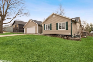 1405 E Detroit Ave, Indianola, IA 50125