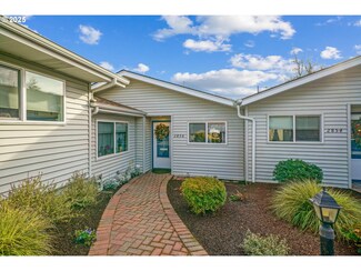 2856 Oakcrest Dr NW Unit 10, Salem, OR 97304