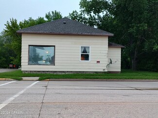 201 S Main St, Drayton, ND 58225