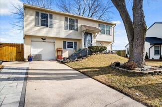 1495 Walden Cir, Aurora, IL 60506