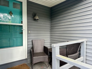 36 Tuxis Rd, Madison, CT 06443