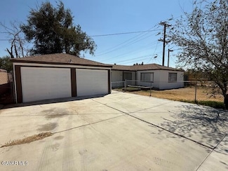2082 Cerro Gordo St, Mojave, CA 93501