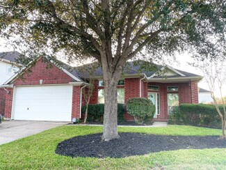 5126 Chase Park Cir, Bacliff, TX 77518