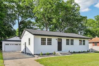 178 Lindsey Rd, Munroe Falls, OH 44262