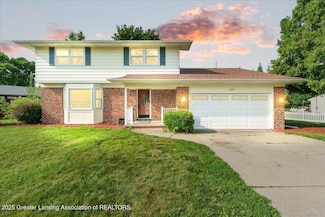 120 Chanticleer Trail, Lansing, MI 48917