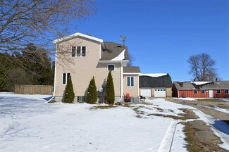 1146 Nesheim Rd, Deerfield, WI 53531