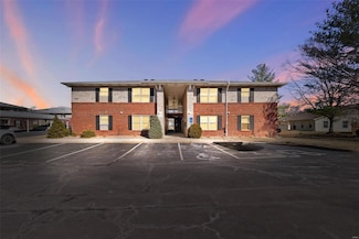 406 S Church St Unit 624, Saint Peters, MO 63376