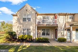 17 Crestmont Dr, Mantua, NJ 08051