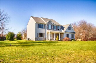 207 Bushkill Ridge Rd, Wind Gap, PA 18091