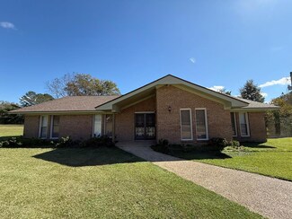 421 Allen Place, Vicksburg, MS 39183