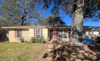 102 King Arthur Ct, Hot Springs National Park, AR 71913