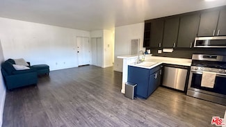 18530 Hatteras St Unit 327, Tarzana, CA 91356