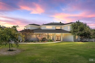 7001 Meadows of the Kern Dr, Bakersfield, CA 93308