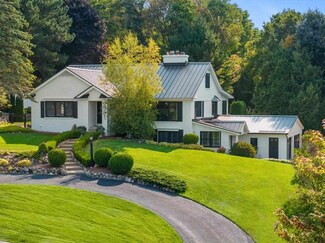 200 Sunset Ave, Petoskey, MI 49770