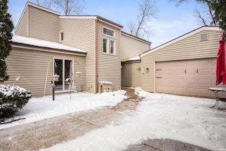 4208 W Laurel Oak Ln, Muncie, IN 47304