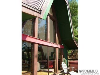 29 Venus Dr, Asheville, NC 28804