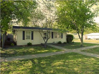 715 W 4th St, Halstead, KS 67056