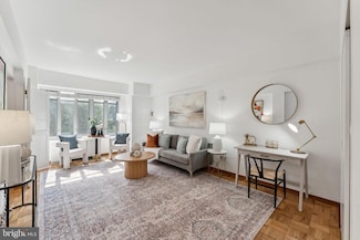 1711 Massachusetts Ave NW Unit 230, Washington, DC 20036