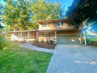 1155 Oakhill Dr, Freeport, IL 61032