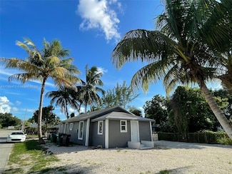 900 NW 80th St, Miami, FL 33150