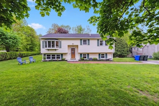 259 Brickett Rd, Manchester, NH 03109
