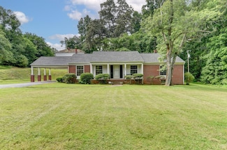 7001 Phenix Main St, Phenix, VA 23959