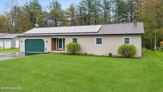 15 Michaels Dr, Queensbury, NY 12804