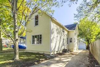 1615 Rosemont Dr, Fort Wayne, IN 46808