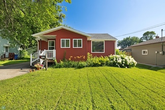 1636 2nd Ave S, Fargo, ND 58103