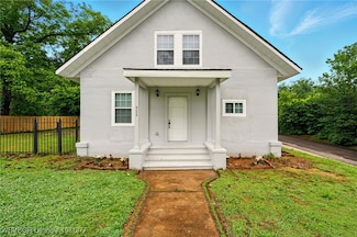 925 Cedar St, van Buren, AR 72956