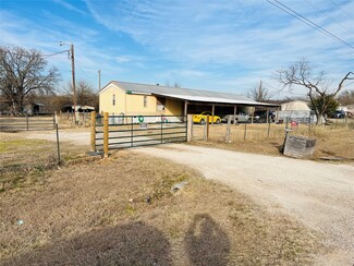 1009 Ben Dr, Cleburne, TX 76031