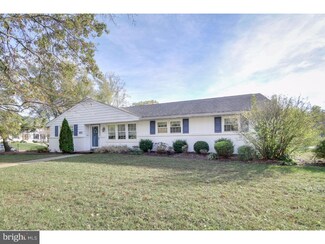 60 Memorial Ave, Gibbstown, NJ 08027
