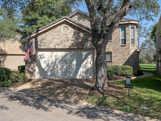 2 Champions Ln, Lakeway, TX 78734