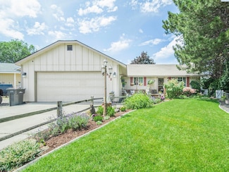 902 W 44th Place, Kennewick, WA 99337