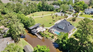 313 Lakeshore Dr, Savannah, GA 31419