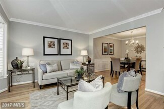 2036 Pieris Ct, Vienna, VA 22182