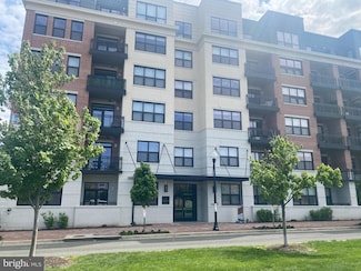 737 Swann Ave Unit 310, Alexandria, VA 22301