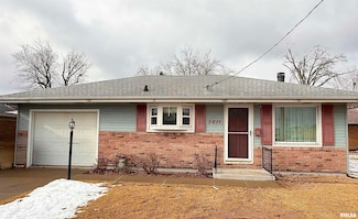 3611 N Avalon Place, Peoria, IL 61604