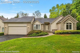 5412 Fairway Ct Unit 22, West Bloomfield, MI 48323