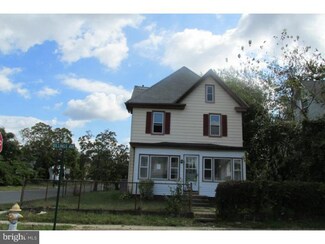 701 Billings Ave, Paulsboro, NJ 08066