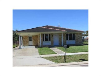7504 Mercury Dr, Violet, LA 70092