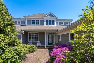 45 Sea View Ln, Mashpee, MA 02649