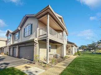 1549 Auburn Ln, Gurnee, IL 60031