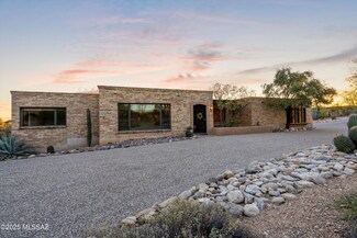 5230 N Foothills Dr, Tucson, AZ 85718