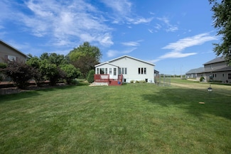 N8801 Lakeshore Dr, van Dyne, WI 54979